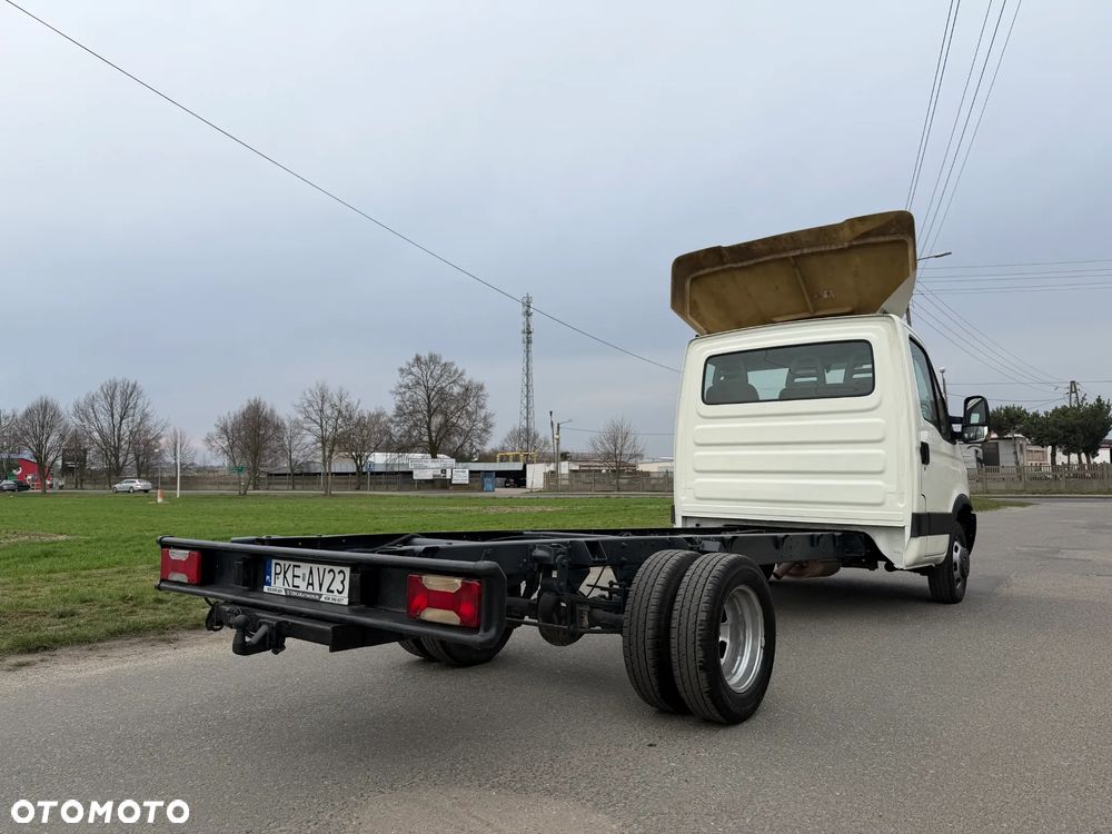 Iveco 35C15 * 3.0 / 150KM * Rama do zabudowy * Rozstaw osi: 4.1m * Koła bliźniacze * - 14
