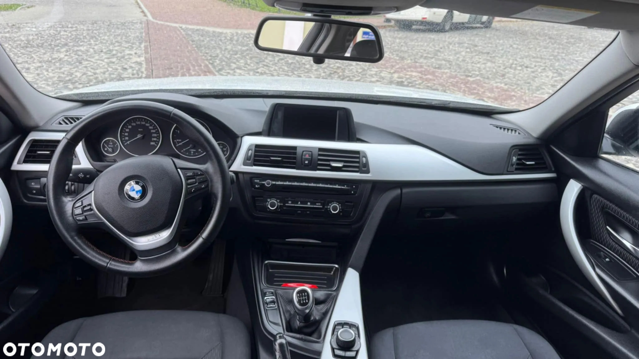 BMW Seria 3 316d - 25