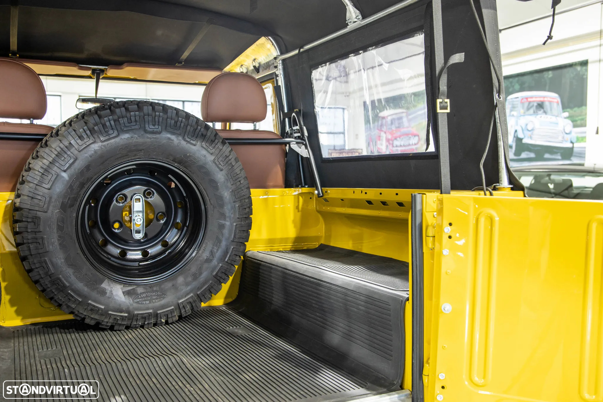 Land Rover Defender 90 SW 2.4 CRD E - 22
