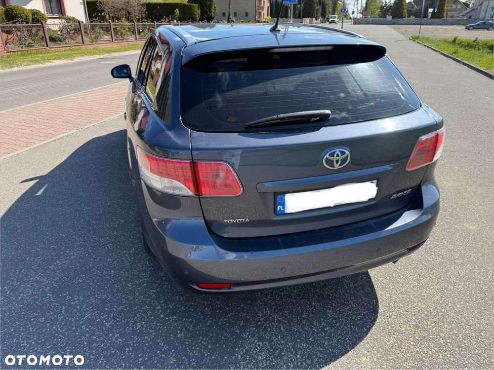Toyota Avensis 2.0 D-4D Luna - 5