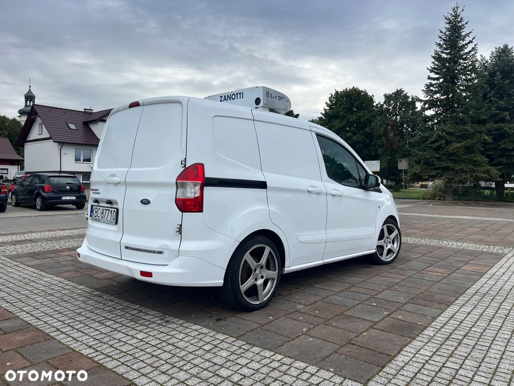 Ford Transit Courier - 4