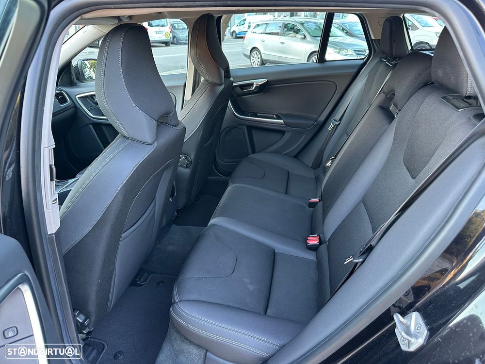 Volvo V60 1.6 D2 Momentum Eco Powershift - 21