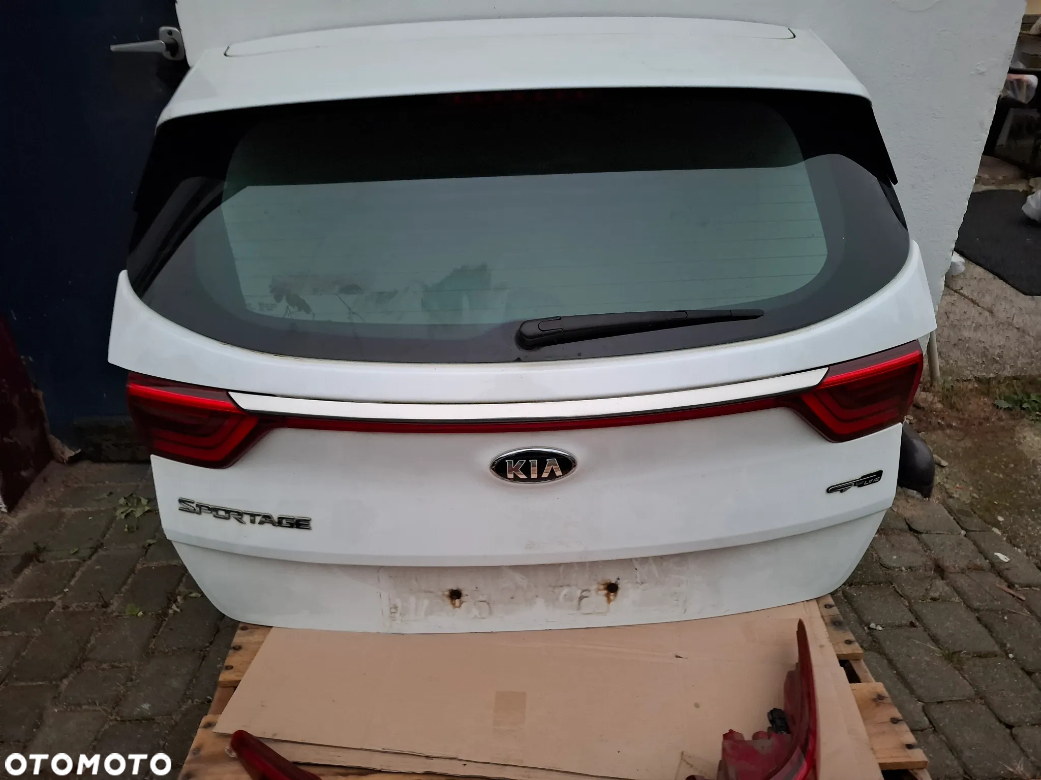 KIA SPORTAGE IV 4 15- ZDERZAK TYŁ KOMPLETNY KLAPA BAGAZNIKA POKRYWA LAMPY DEMONTAZ HW BIAŁY W KOLOR DEMONTAZ - 15