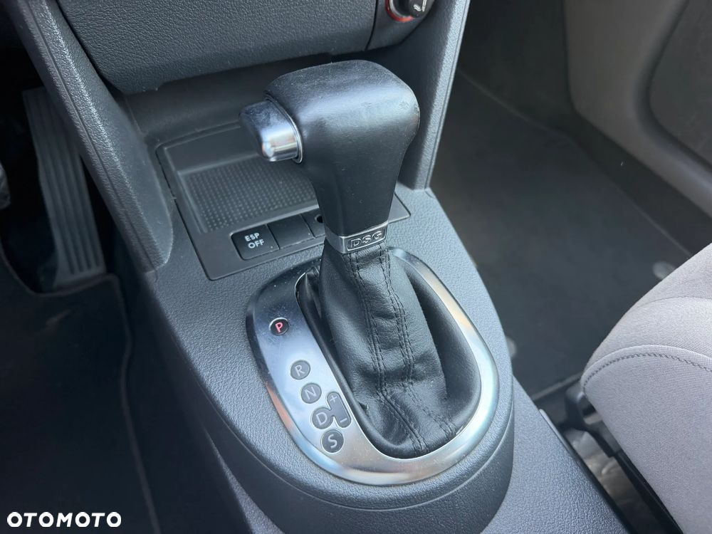 Volkswagen Touran 2.0 TDI DPF BlueMotion Technology DSG STYLE - 16