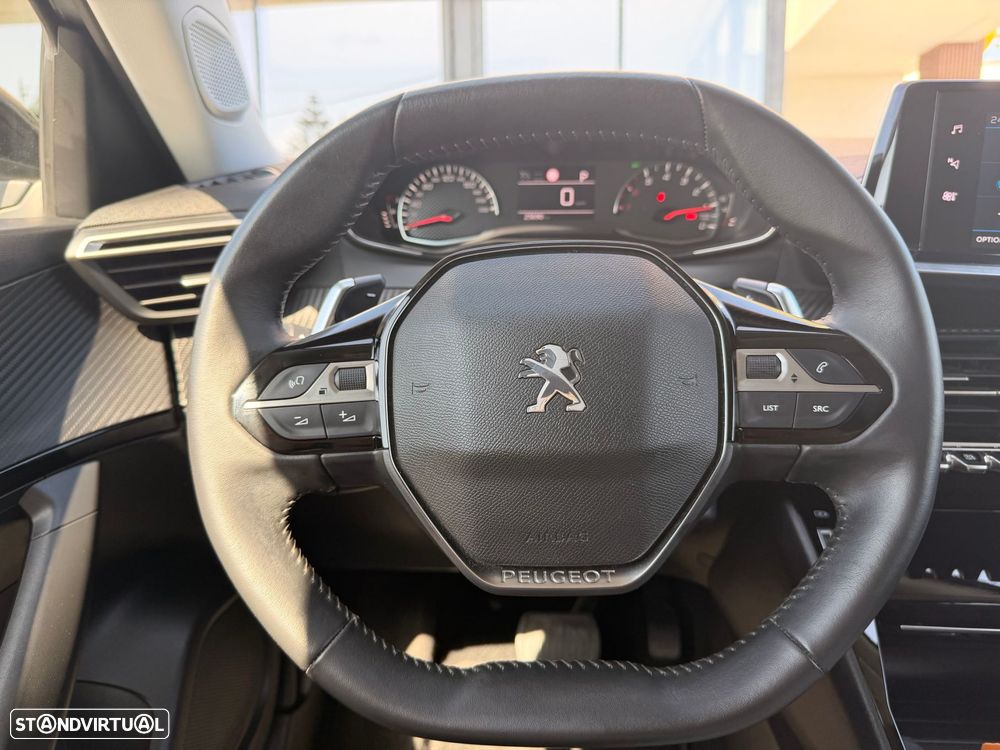 Peugeot 2008 1.2 PureTech Allure EAT8 - 20
