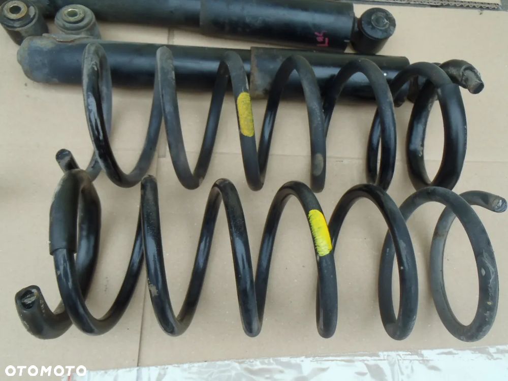 sprężyna sprężyny amortyzator tył tylne fiat panda II seicento cinquecento punto I II lift orginał - 1