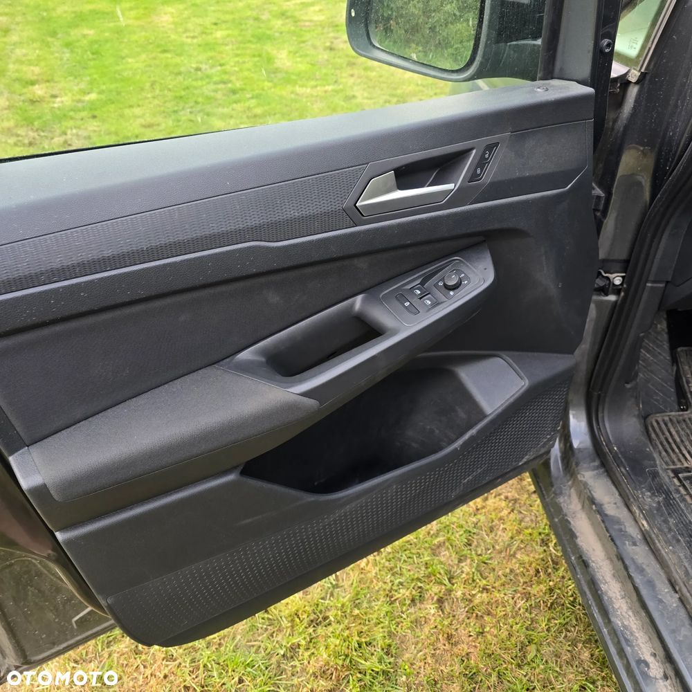Ford Tourneo Connect - 14