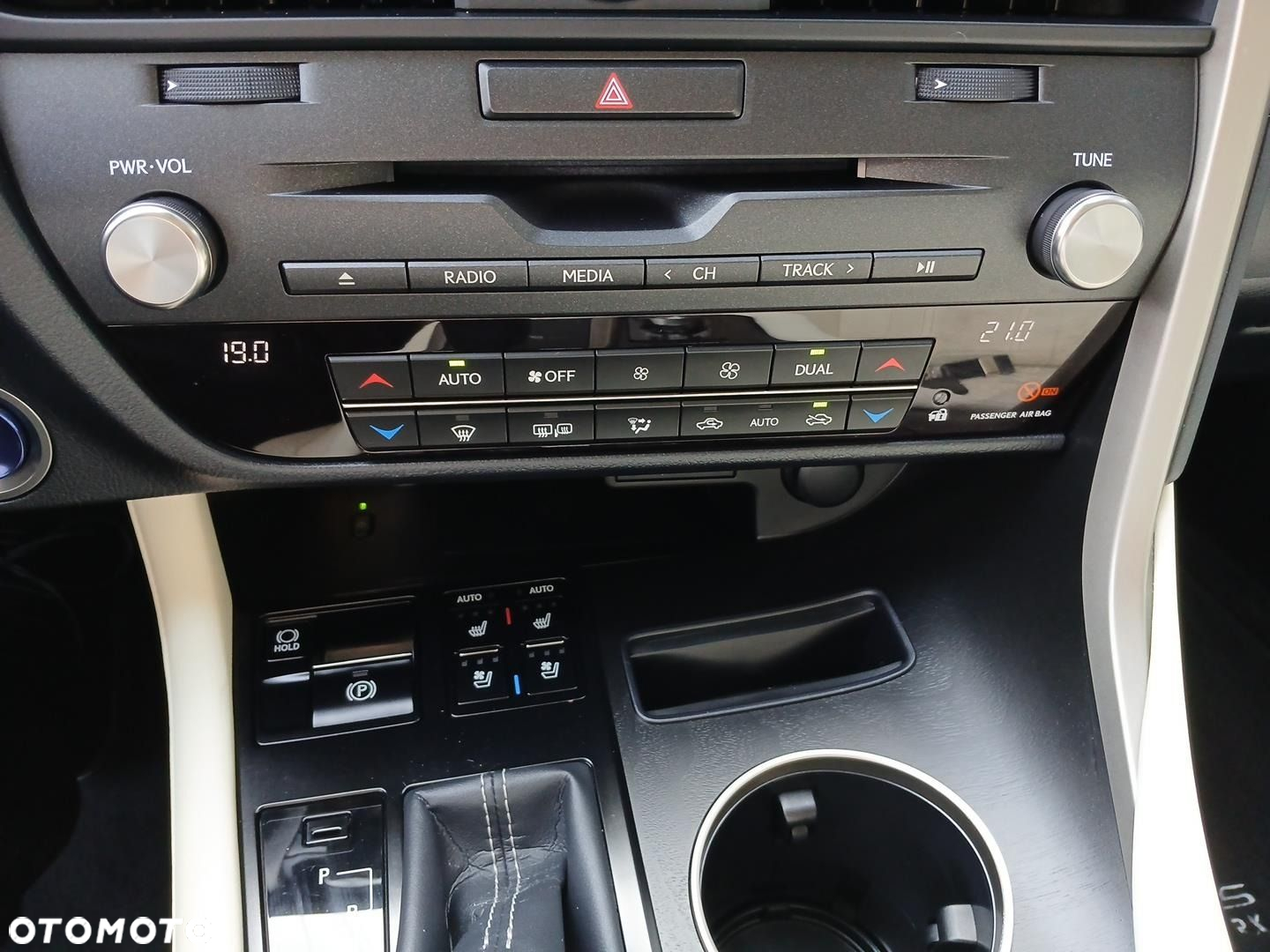 Lexus RX - 18