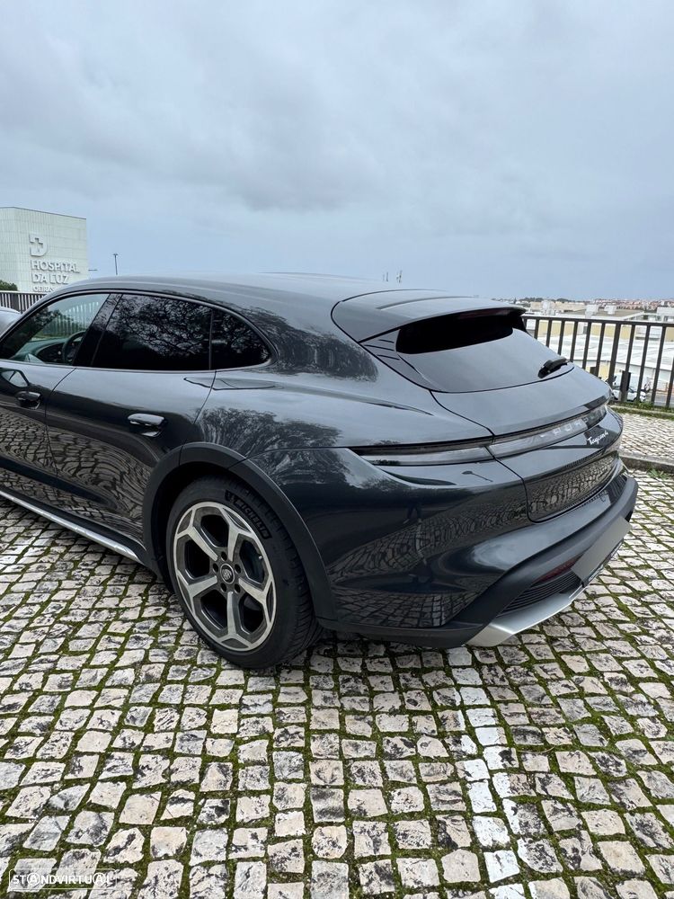 Porsche Taycan Cross Turismo 4 - 8