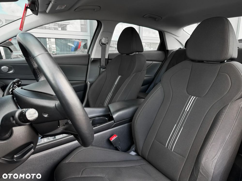 Hyundai Elantra 1.6 Smart CVT - 24