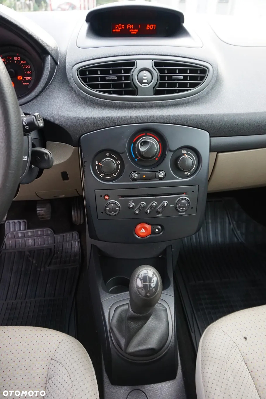 Renault Clio - 30