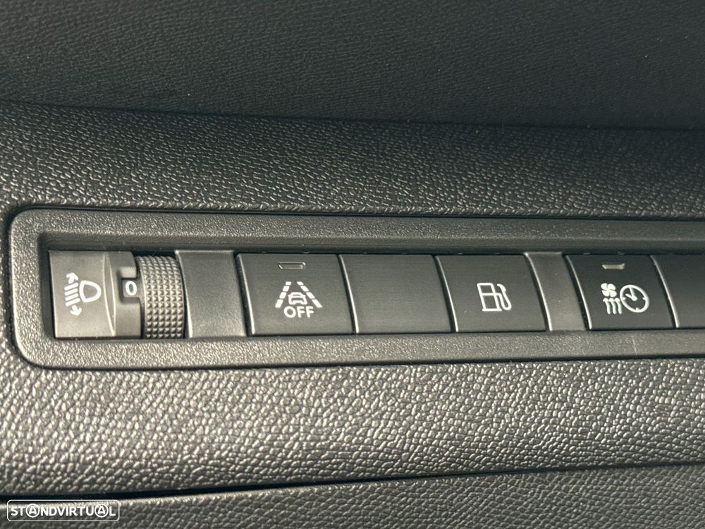 Peugeot 3008 1.6 Hybrid Allure Pack e-EAT8 - 22