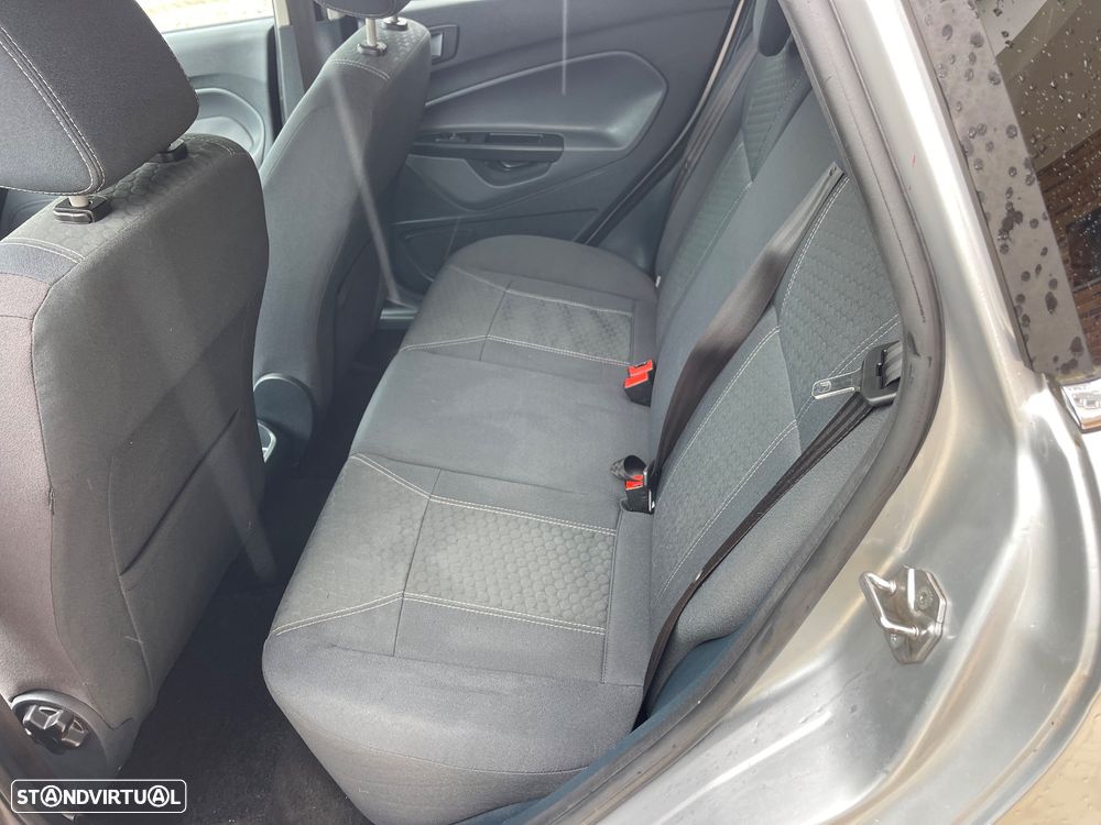 Ford Fiesta - 8