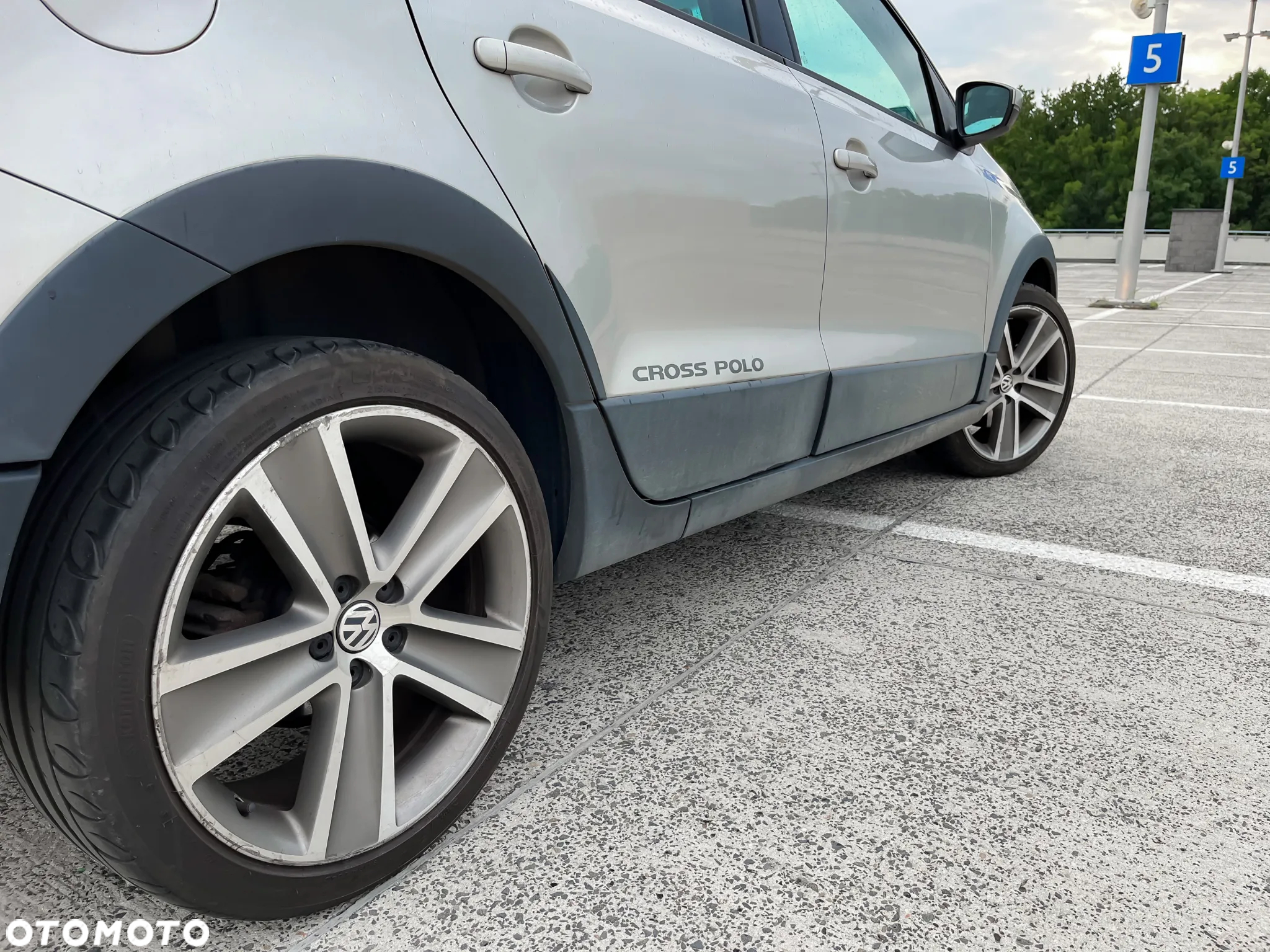 Volkswagen Polo 1.6 TDI Cross - 14