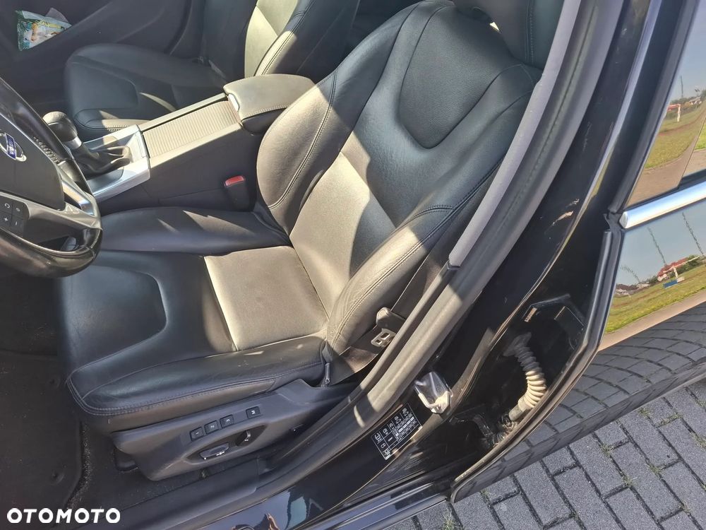 Volvo V60 D2 Summum - 11