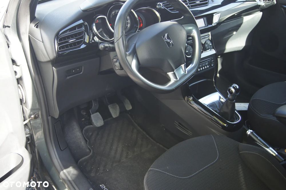 Citroën DS3 e-HDi 110 FAP SportChic - 8