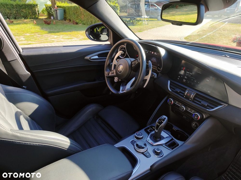 Alfa Romeo Giulia 2.0 Turbo Veloce Q4 - 24