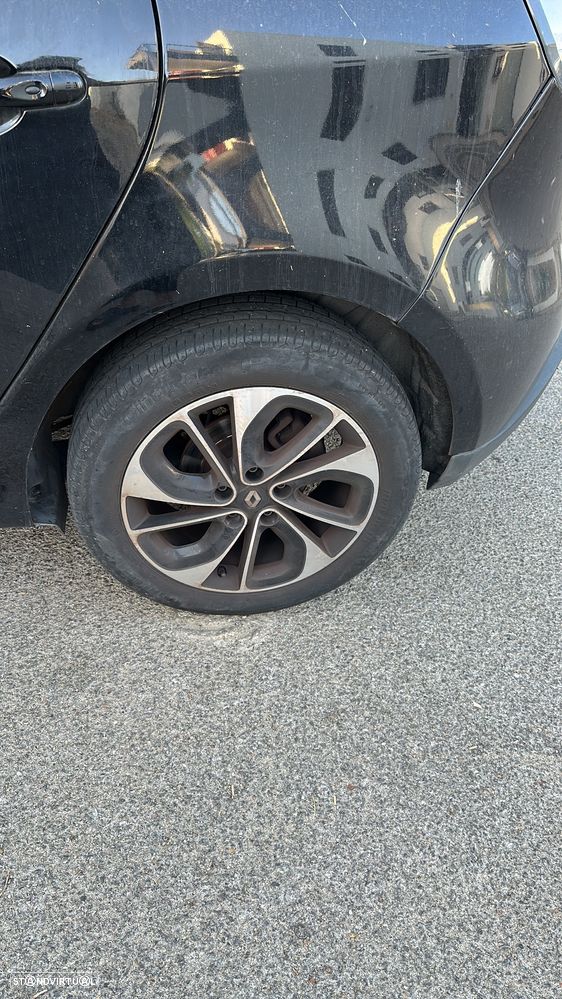 Renault Scénic 1.5 dCi Bose Edition SS - 9