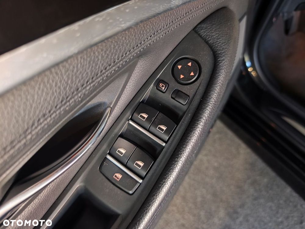 BMW Seria 5 525d - 10
