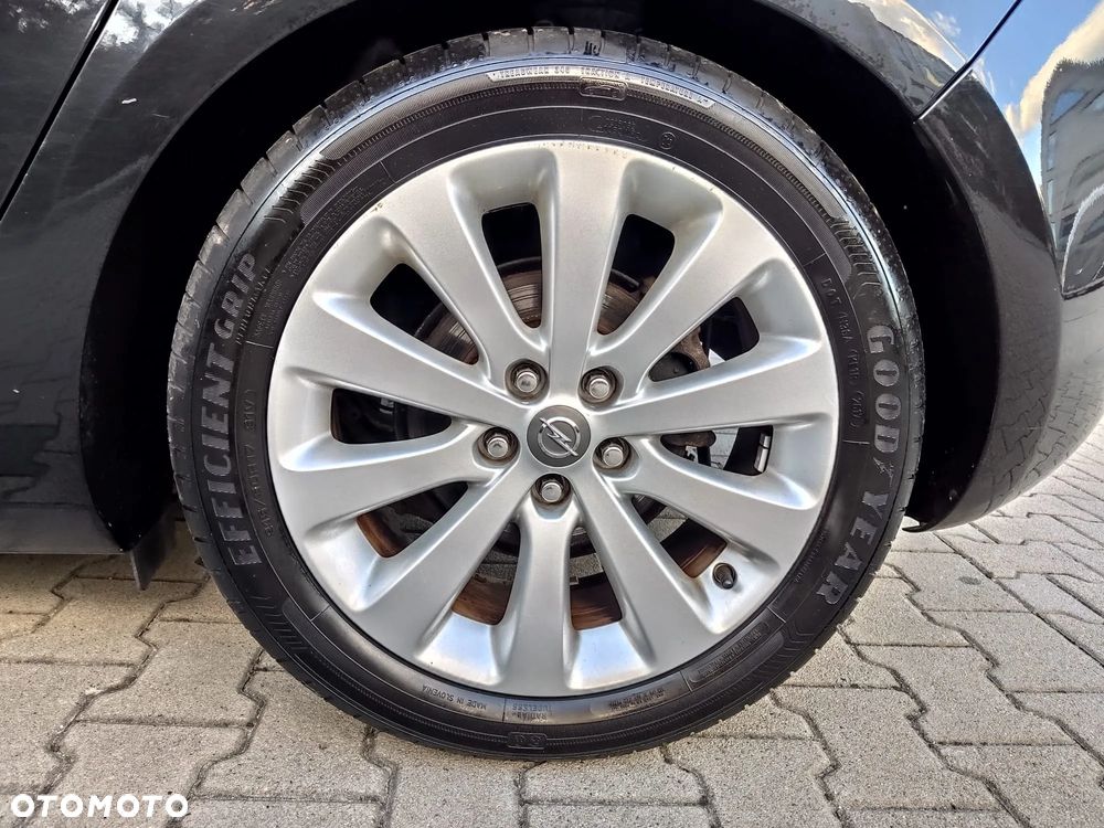 Opel Astra 1.4 Turbo Exklusiv - 23
