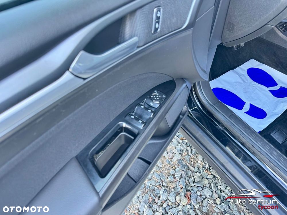 Ford Mondeo - 29