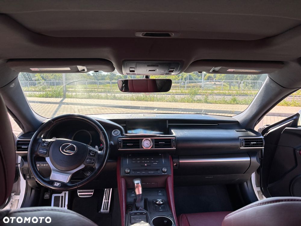 Lexus RC 200t / 300 F Sport - 15