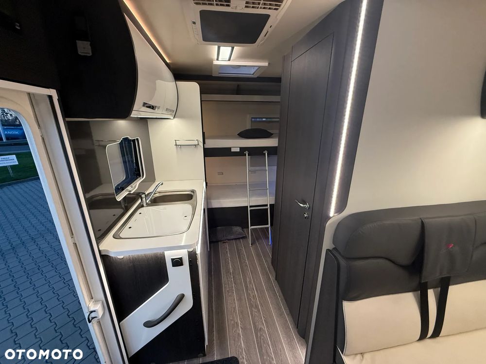 Roller Team 277 camper 7-osób kamper camper zamiana - 17