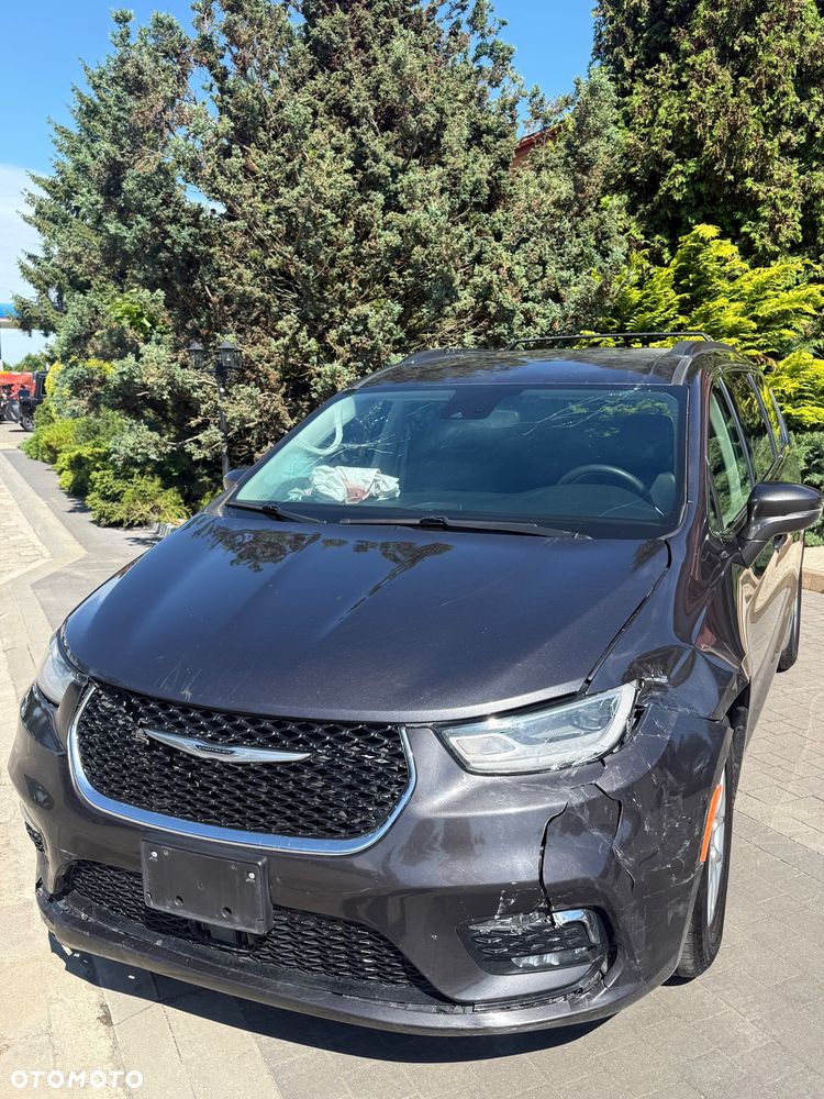 Chrysler Pacifica - 12