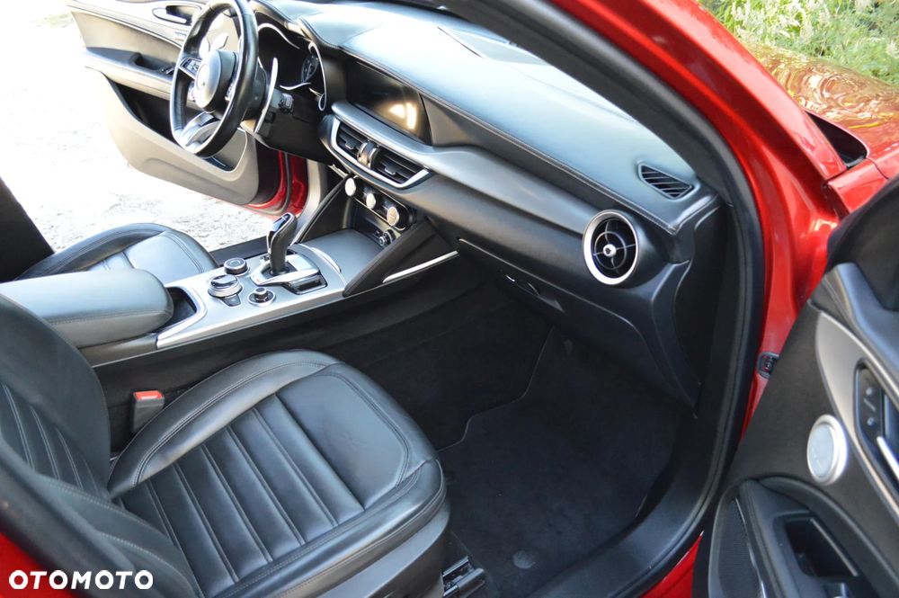 Alfa Romeo Stelvio 2.0 Turbo Veloce TI Q4 - 14