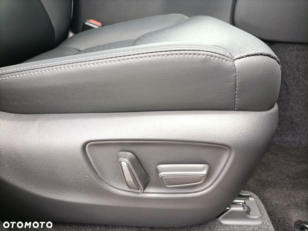 Toyota Land Cruiser LC 2.8 D-4D First Edition - 17