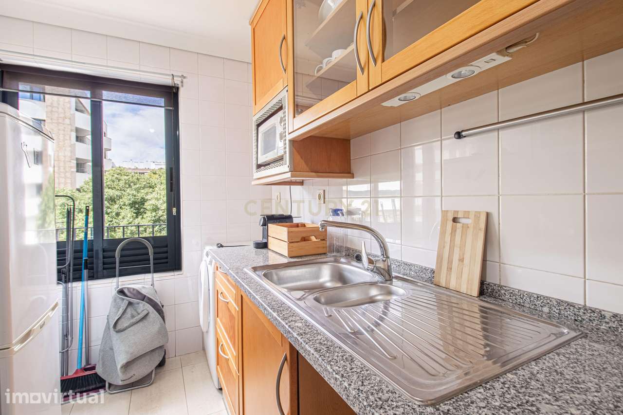 Apartamento T1 com Garagem no Parque Nações - Grande imagem: 3/28