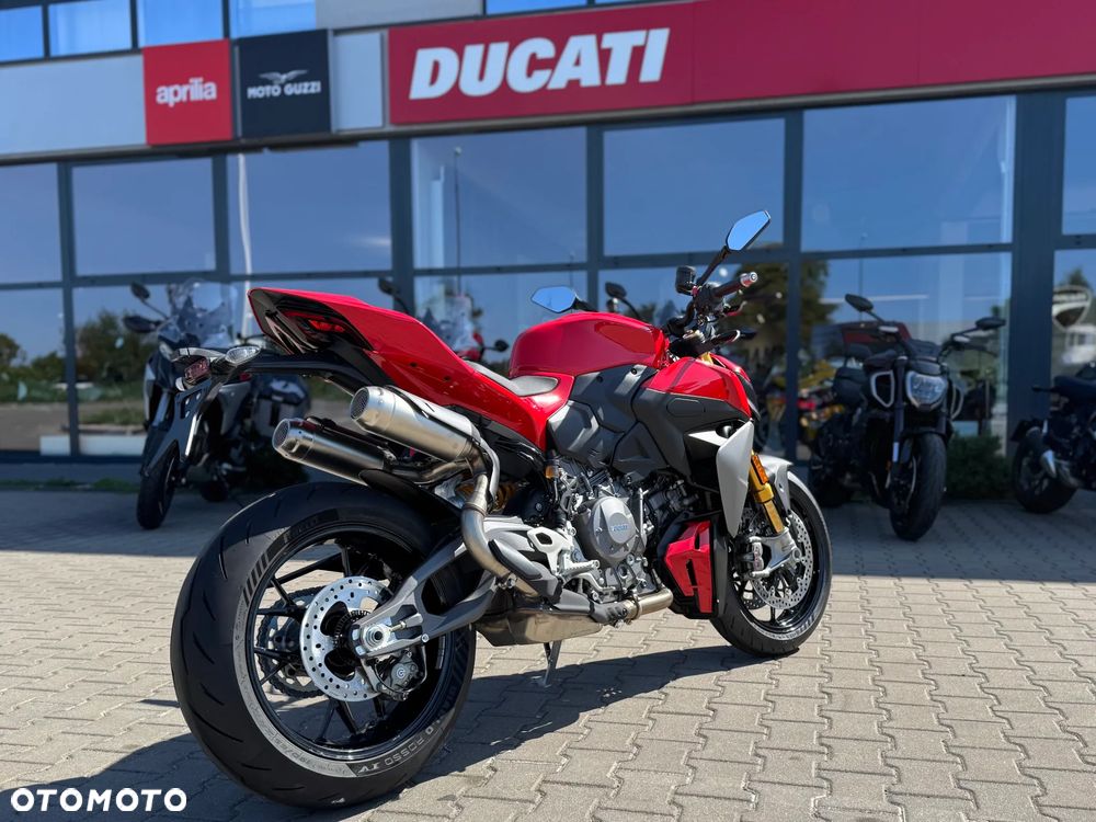 Ducati Streetfighter V2 - 4