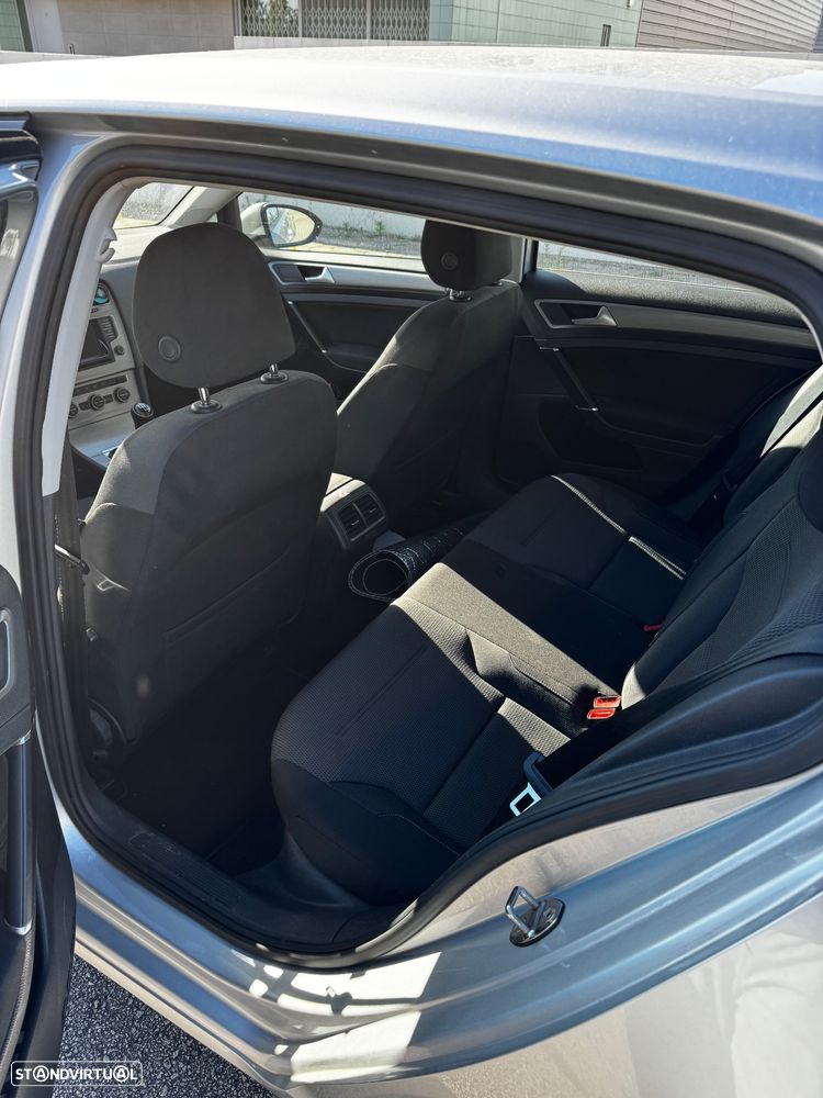 VW Golf 1.6 TDi BlueMotion Confortline - 4