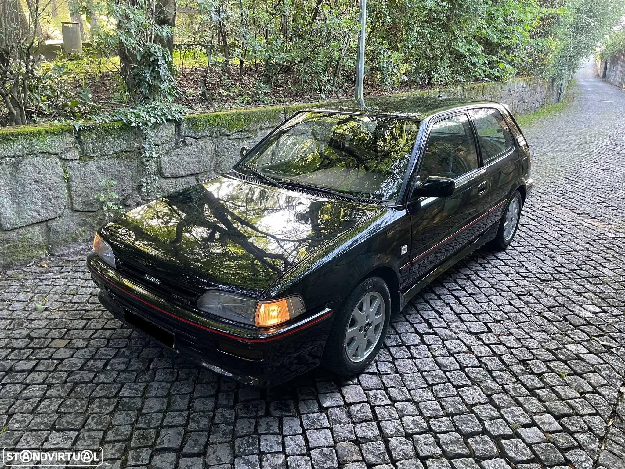 Toyota Corolla GT-i 16 - 24