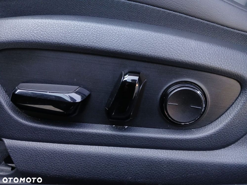 Lexus ES 300h Business Edition - 39
