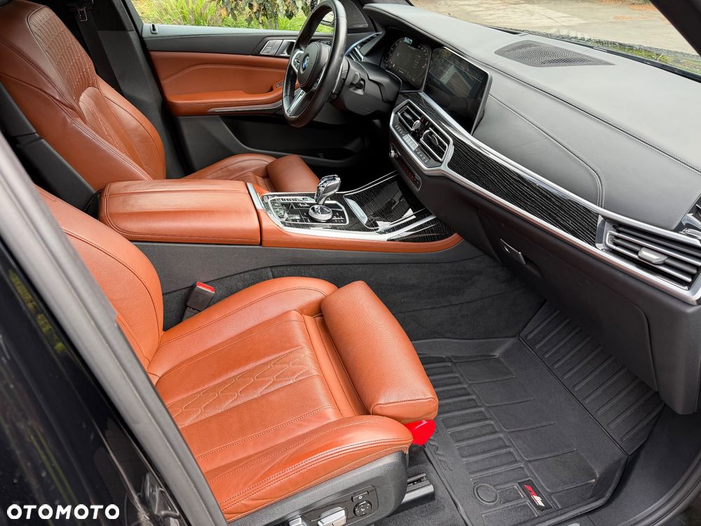 BMW X7 M50i sport - 13