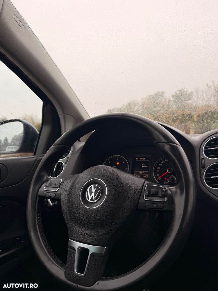 Volkswagen Golf 2.0 TDI BlueMotion Technology Comfortline - 12