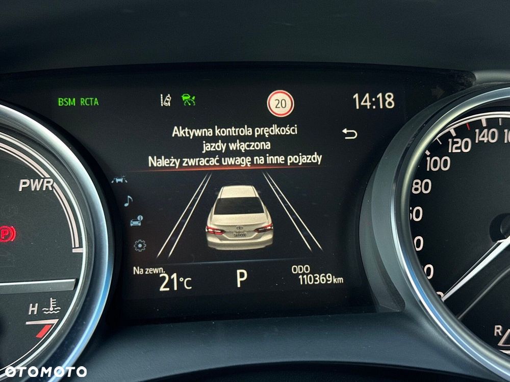 Toyota Camry 2.5 Hybrid Executive CVT - 26