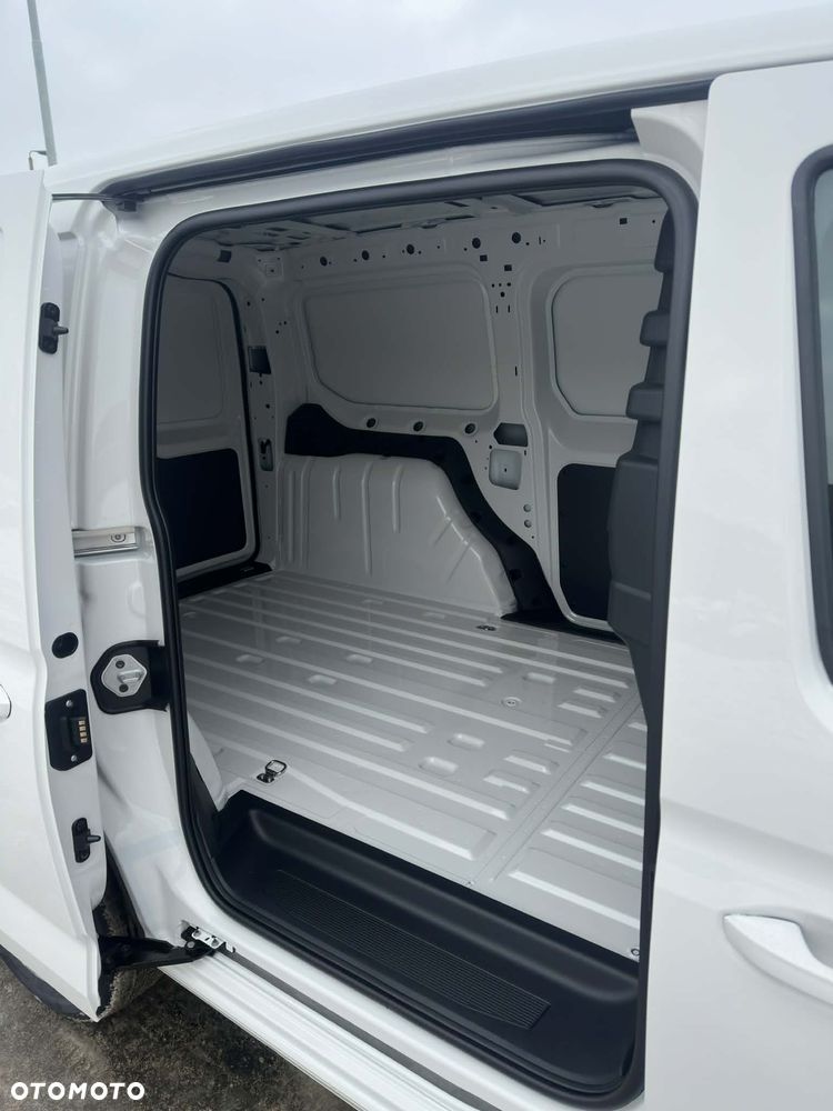 Volkswagen Caddy - 10