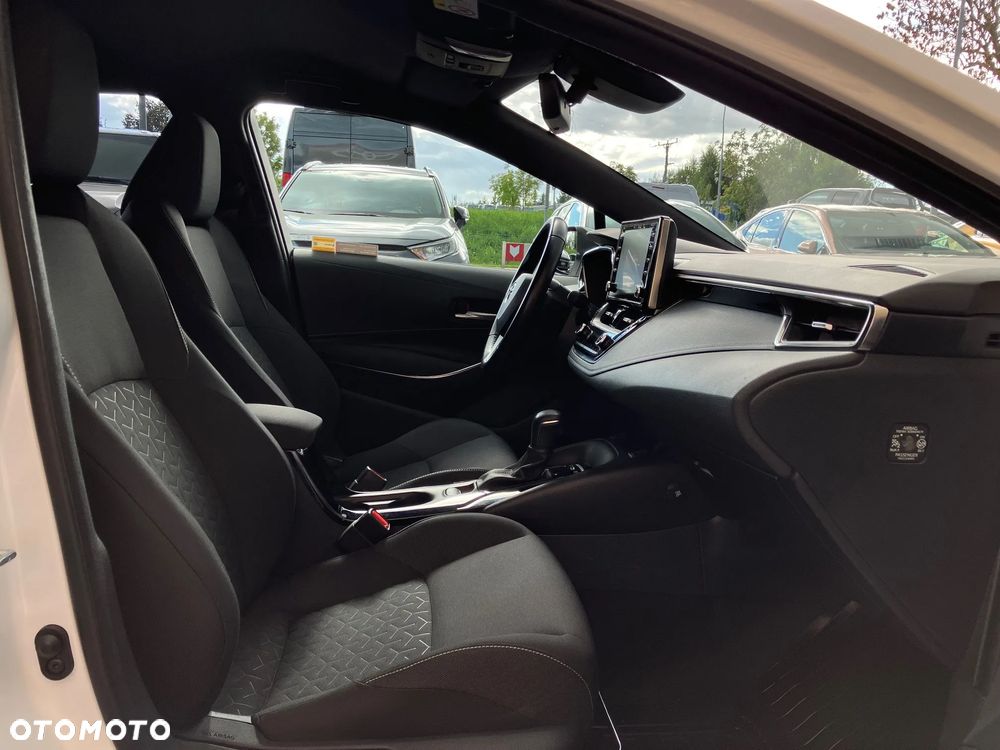 Toyota Corolla 1.8 Hybrid Comfort - 17