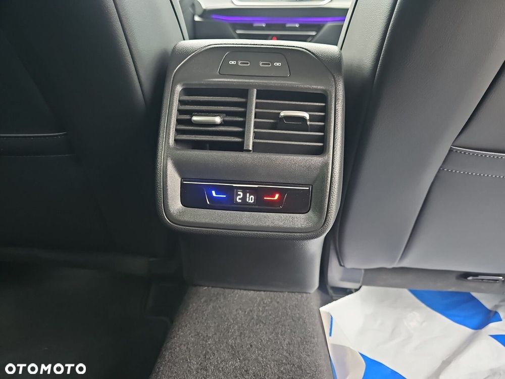 Volkswagen Passat - 14