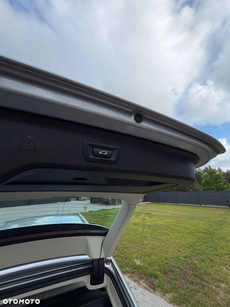 BMW Seria 5 520d Sport Line - 9