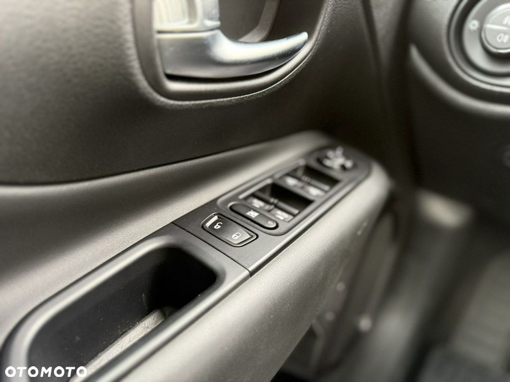 Jeep Renegade - 33