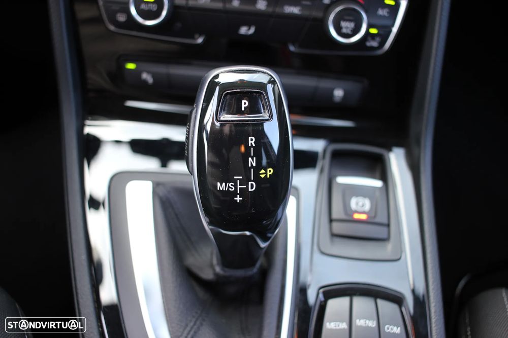 BMW 216 Active Tourer d Advantage Auto - 16