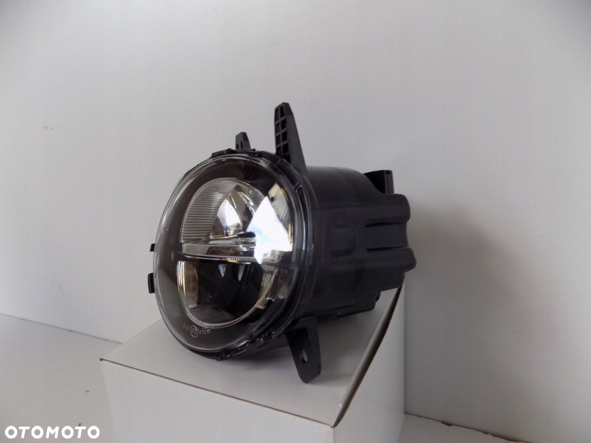 BMW 1, 2, 3, 4 F20 F30 Halogen LED Prawy 4388 - 2