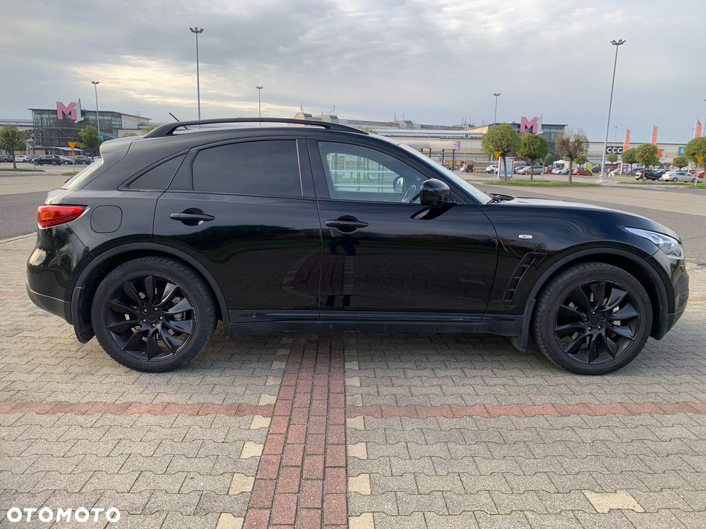Infiniti QX70 - 4