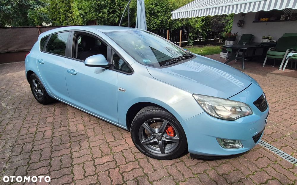 Opel Astra 1.4 EcoFLEX Cosmo - 4