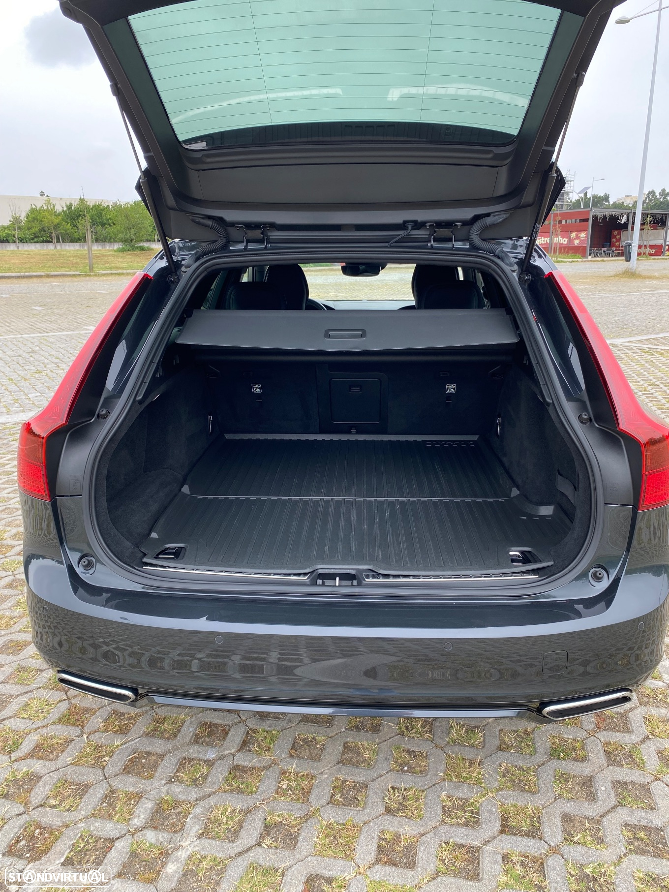 Volvo V90 2.0 D4 R-Design Geartronic - 18