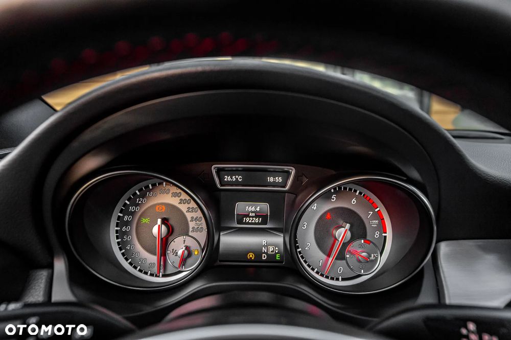Mercedes-Benz CLA 250 4Matic 7G-DCT Sport - 32