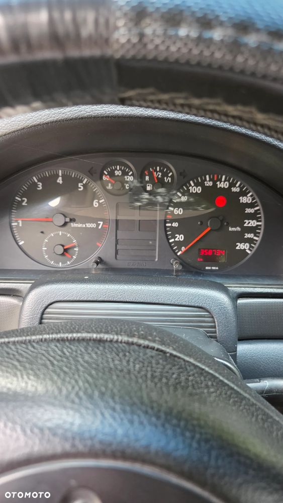 Audi A4 Avant 1.8 - 12